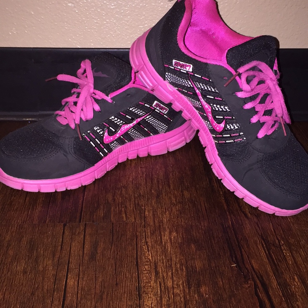 Nike shoes size 6